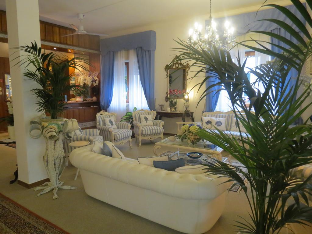 Hotel Tirreno Forte dei Marmi Exterior photo