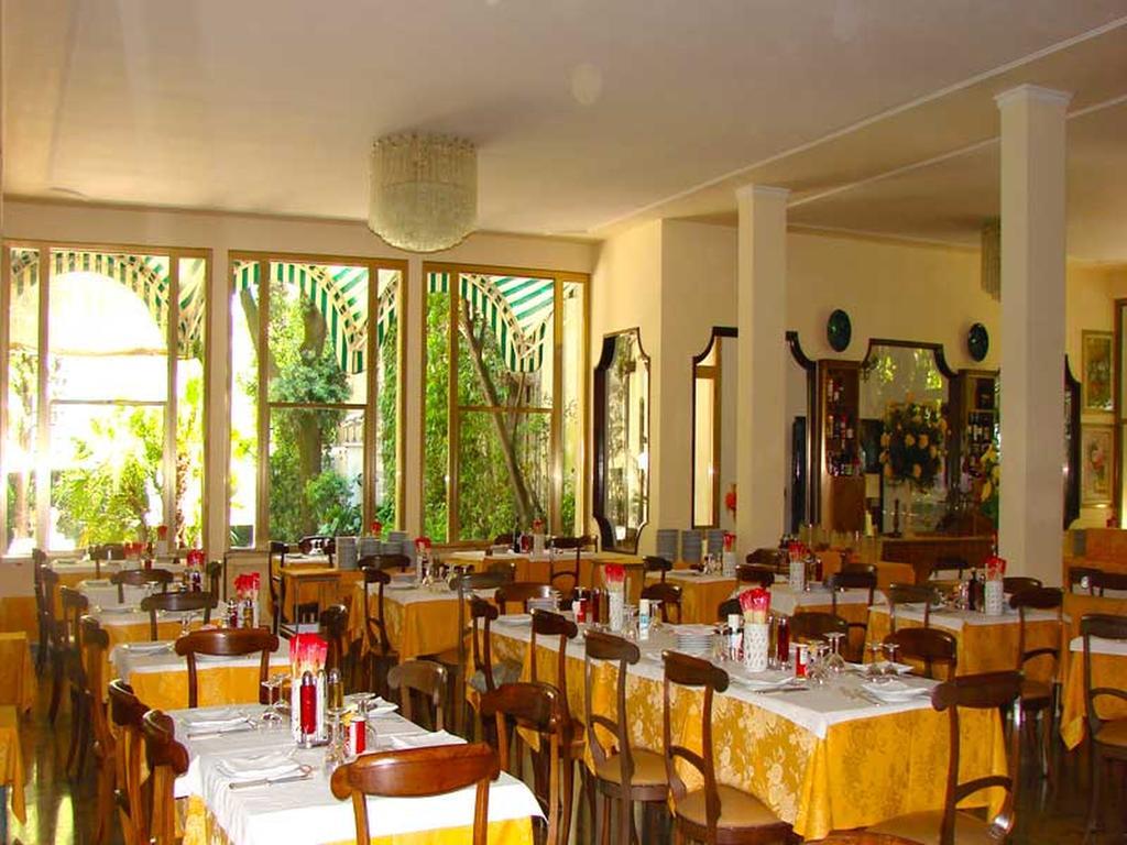 Hotel Tirreno Forte dei Marmi Exterior photo