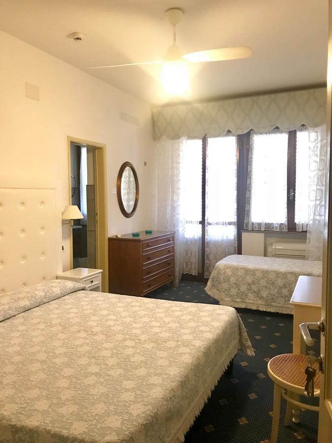 Hotel Tirreno Forte dei Marmi Exterior photo